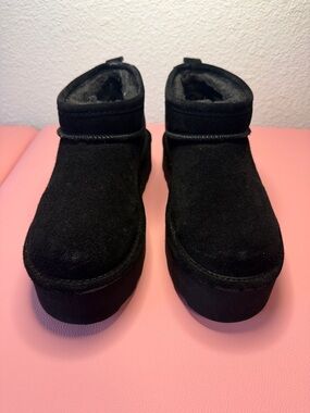 BearPaw Black Suede Short Platform Ankle Boots